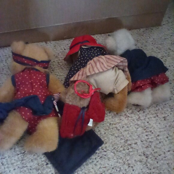 Boyd's bear - Picture 2 of 2